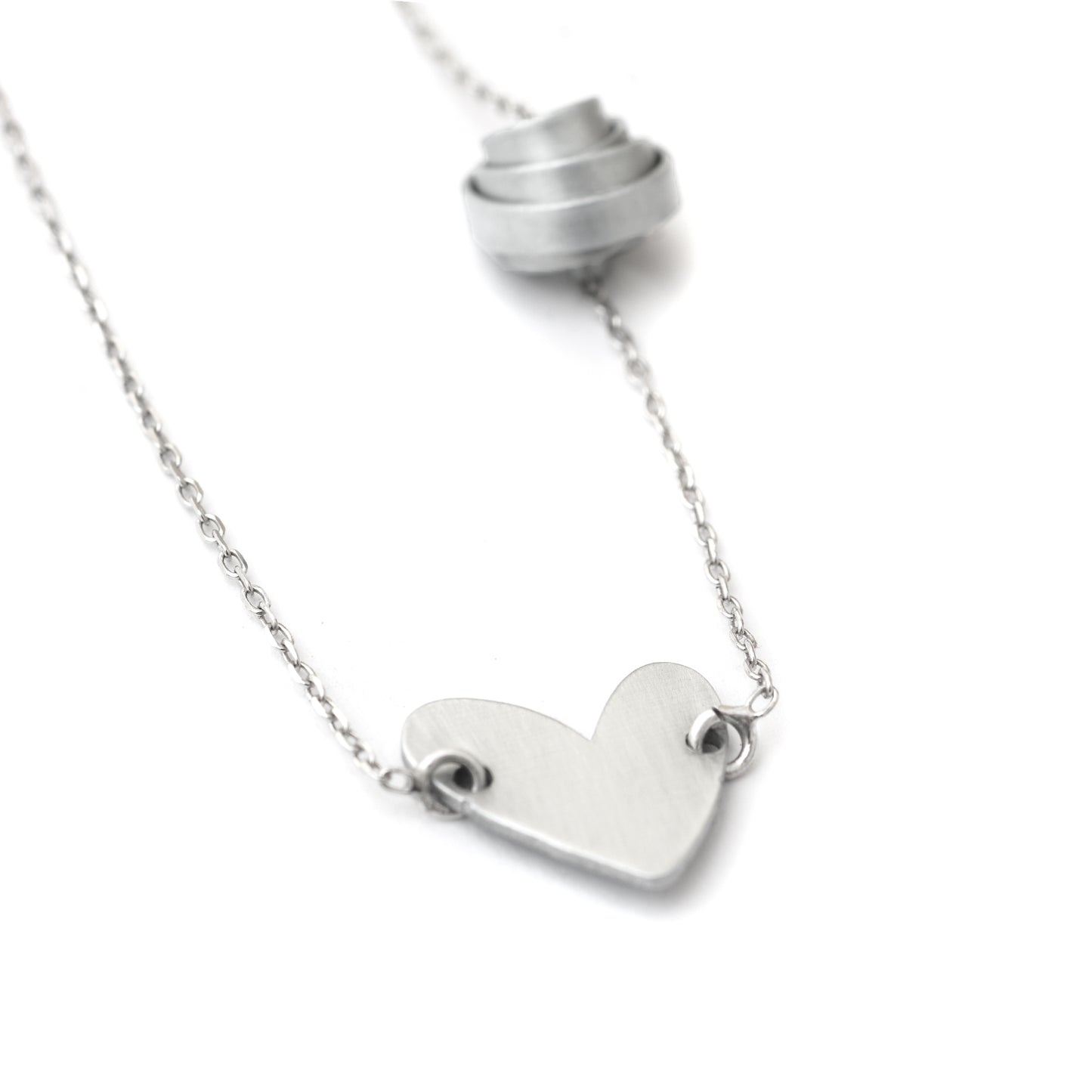 GEA LOVE NECKLACE