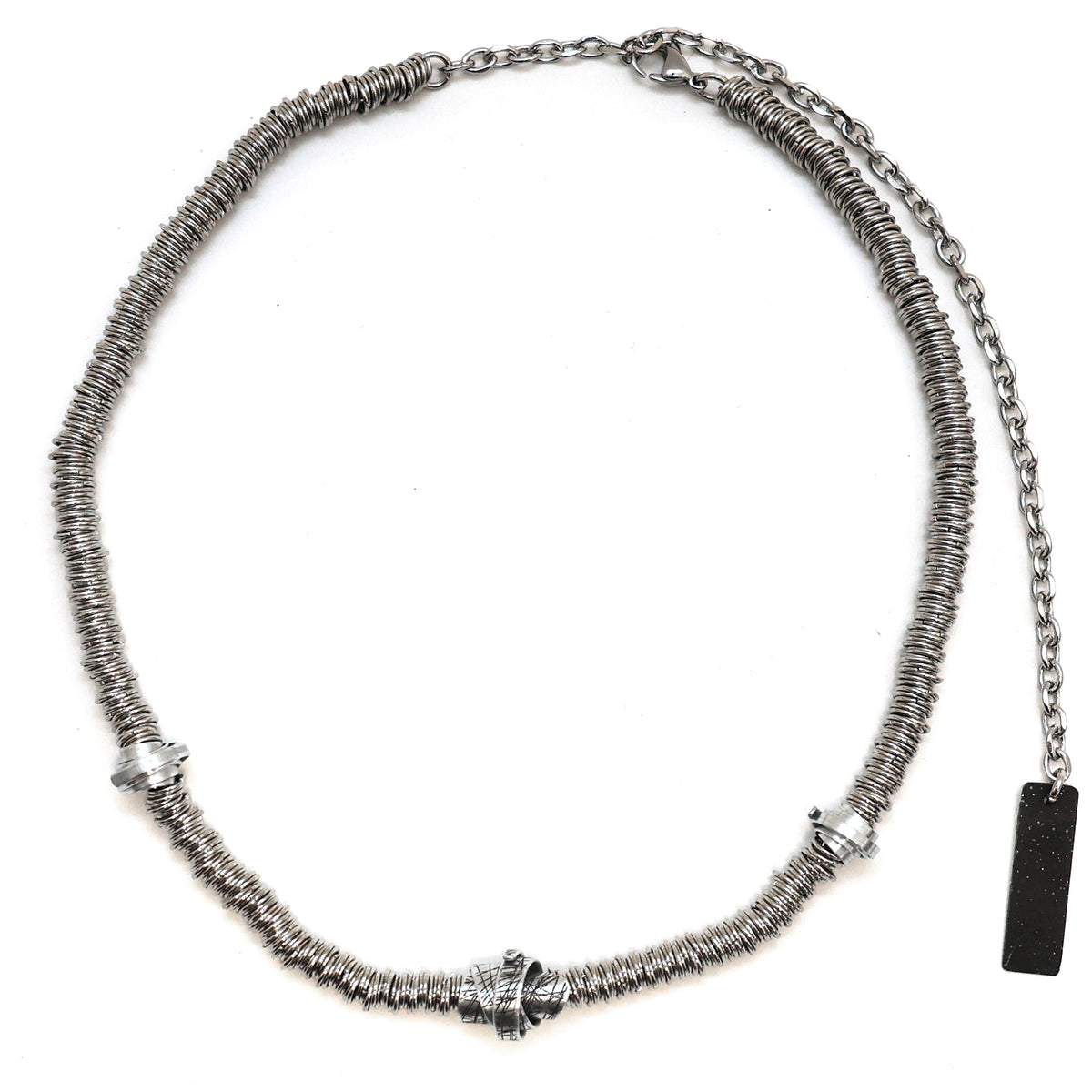 SHARK RUSH NECKLACE